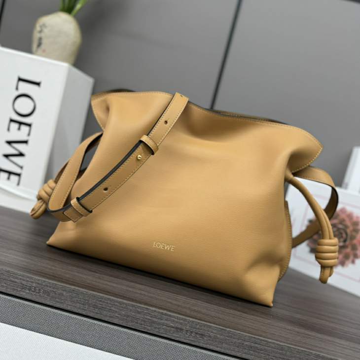 Picture of Loewe Handbags _SKUfw239913446fw